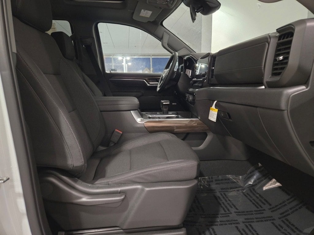 2026 CHEVROLET SILVERADO - Image 5