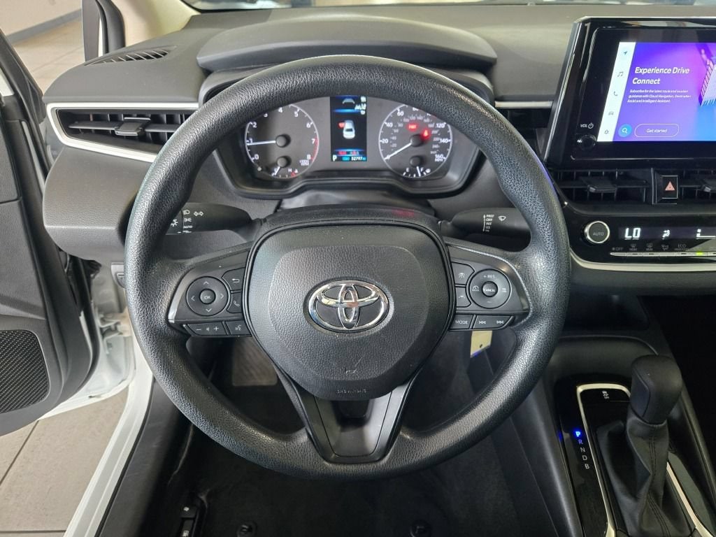 2025 Toyota Corolla LE - Photo 28