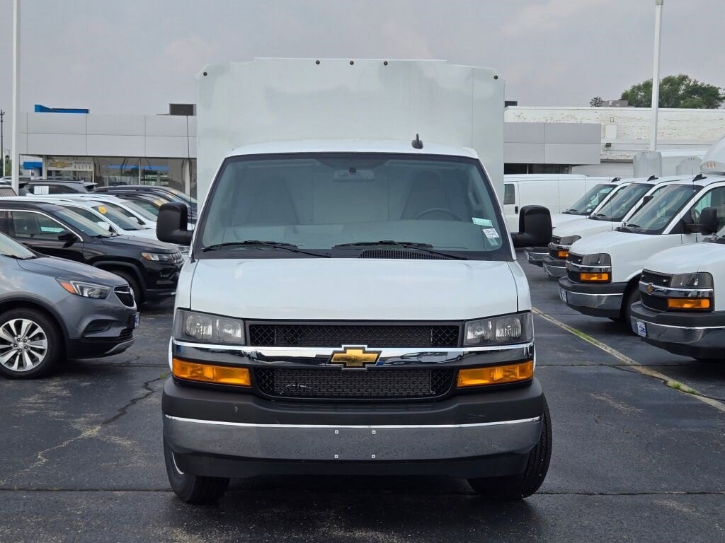 2025 CHEVROLET EXPRESS - Image 2