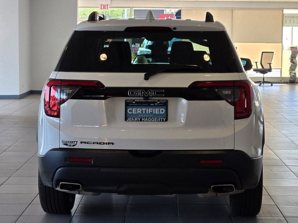 2023 GMC ACADIA - Image 12