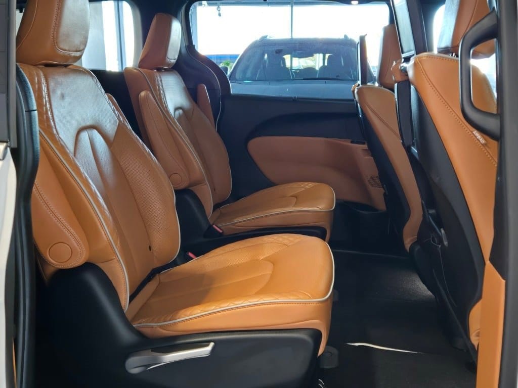 2021 CHRYSLER PACIFICA - Image 8