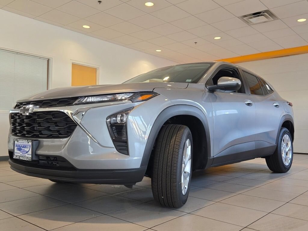 New 2026 Chevrolet Trax LS SUV