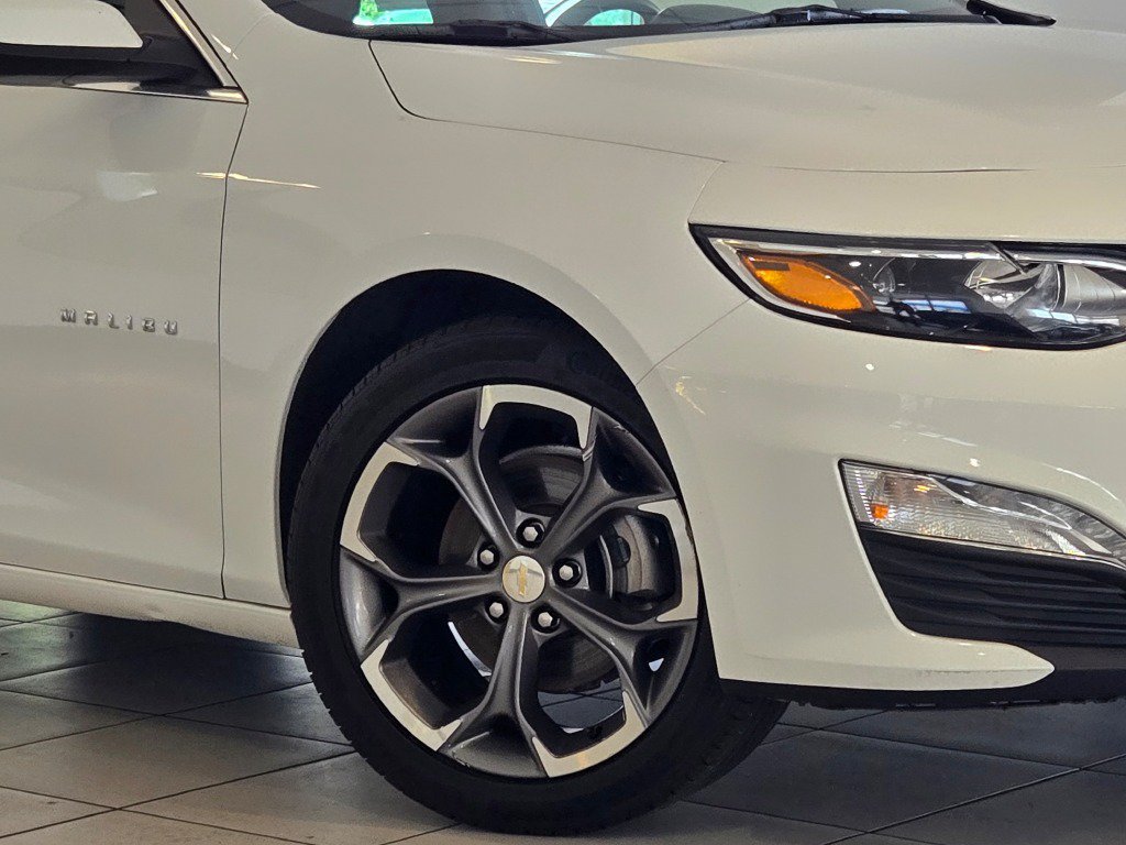 Used 2024 Chevrolet Malibu 1LT with VIN 1G1ZD5ST9RF215220 for sale in Glen Ellyn, IL