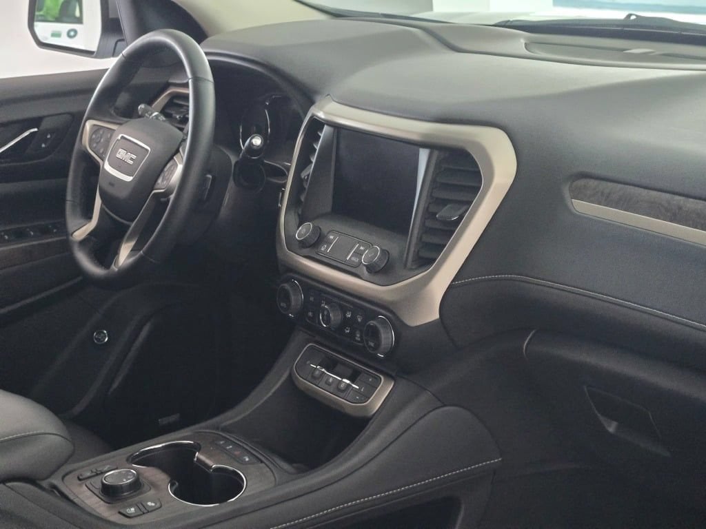 2023 GMC Acadia Denali - Photo 8