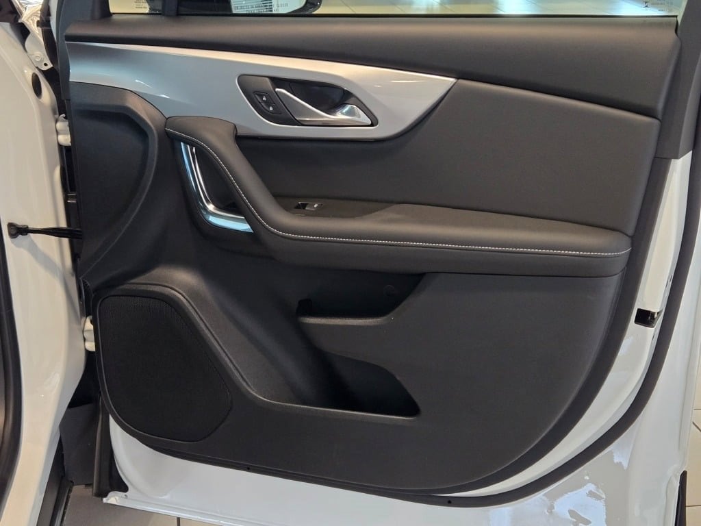 2026 CHEVROLET BLAZER - Image 4