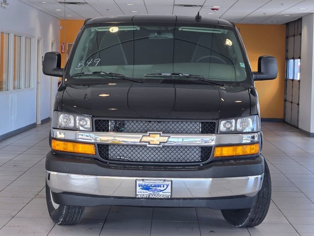 2025 CHEVROLET EXPRESS - Image 2