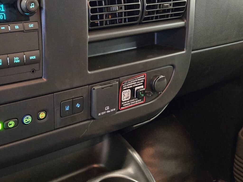 2025 Chevrolet Express Cargo Work Van - Photo 18