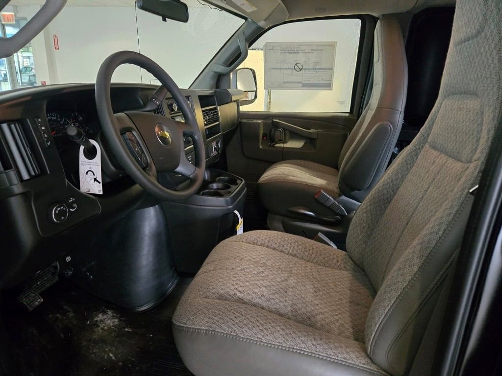 2026 Chevrolet Express Cargo Work Van - Photo 14