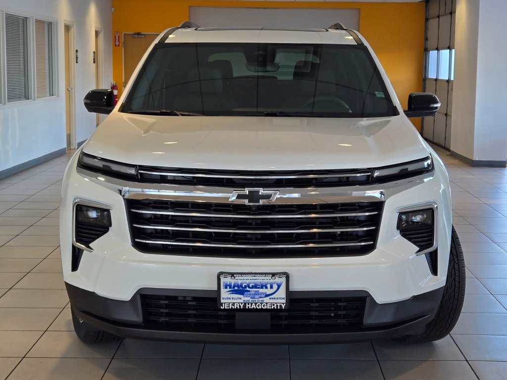 2026 Chevrolet Traverse photo 2