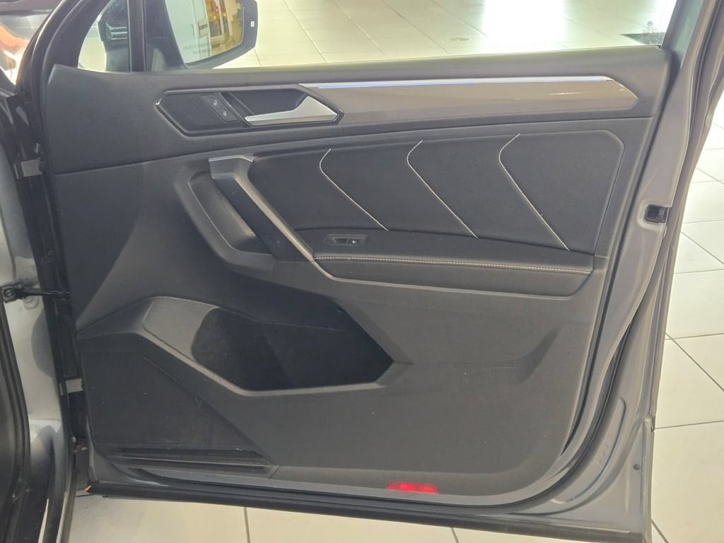 2022 Volkswagen Tiguan SE R-LINE BLACK - Photo 5