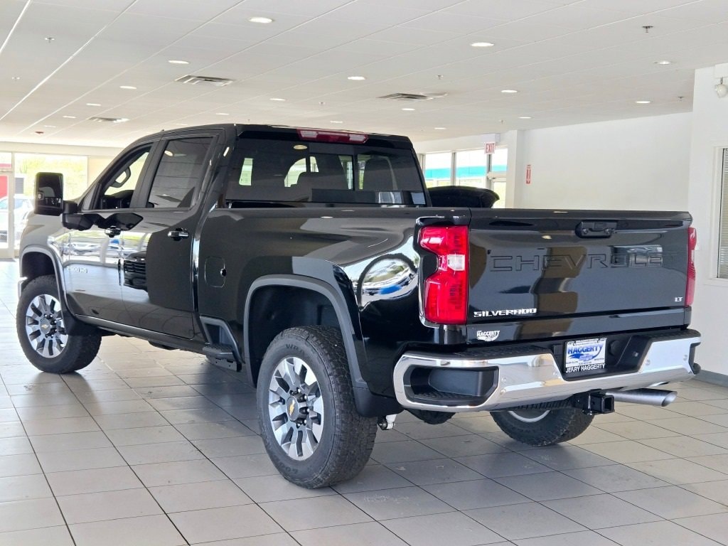 2025 CHEVROLET SILVERADO HD - Image 13