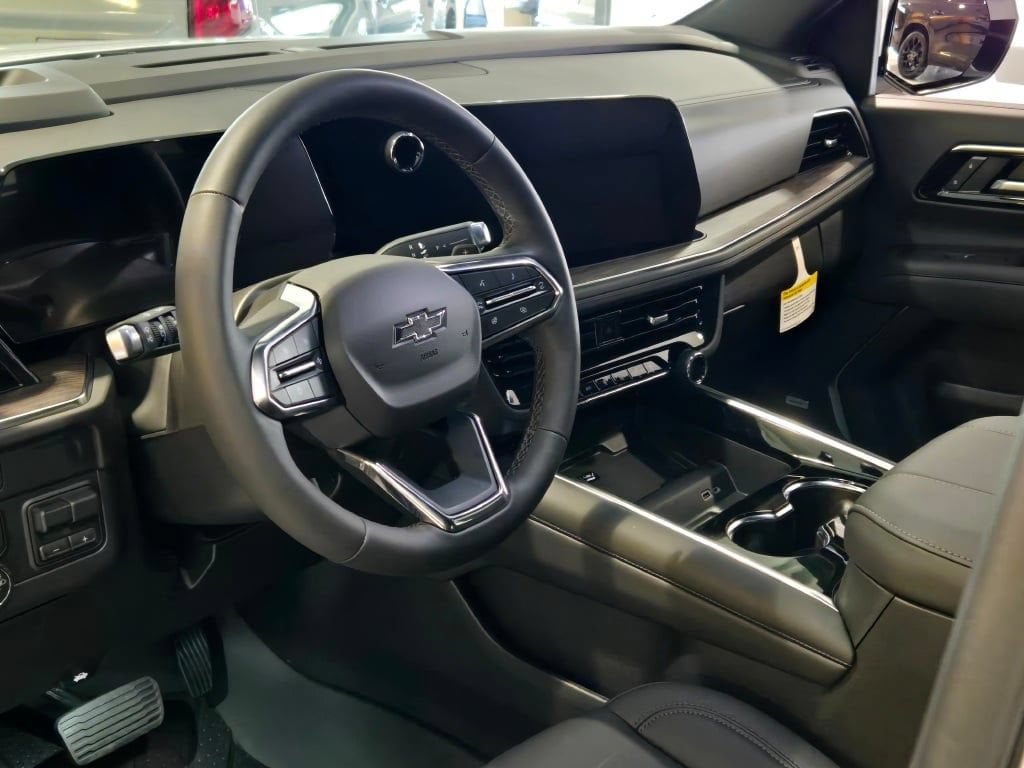 2026 Chevrolet Suburban Z71 - Photo 24