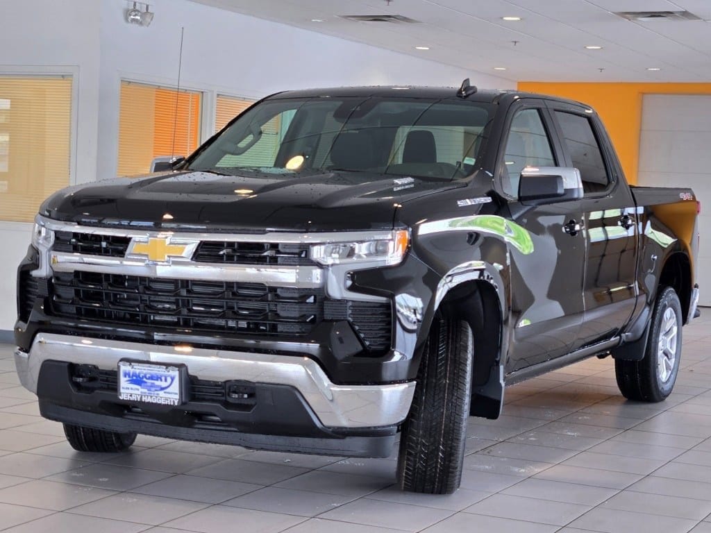 2026 CHEVROLET SILVERADO - Image 3