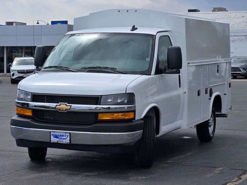 New 2026 Chevrolet Express Cutaway 3500 1WT Cutaway Van