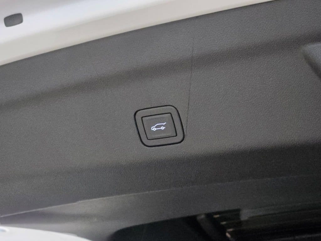 2026 Chevrolet Suburban Z71 - Photo 14