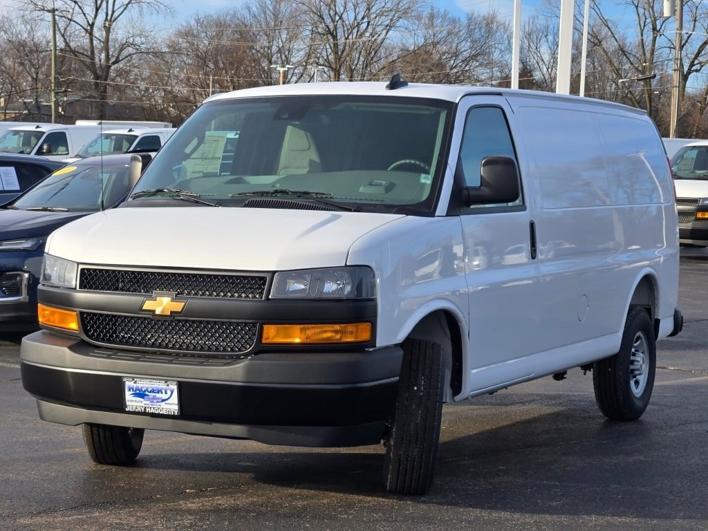 2025 CHEVROLET EXPRESS - Image 3