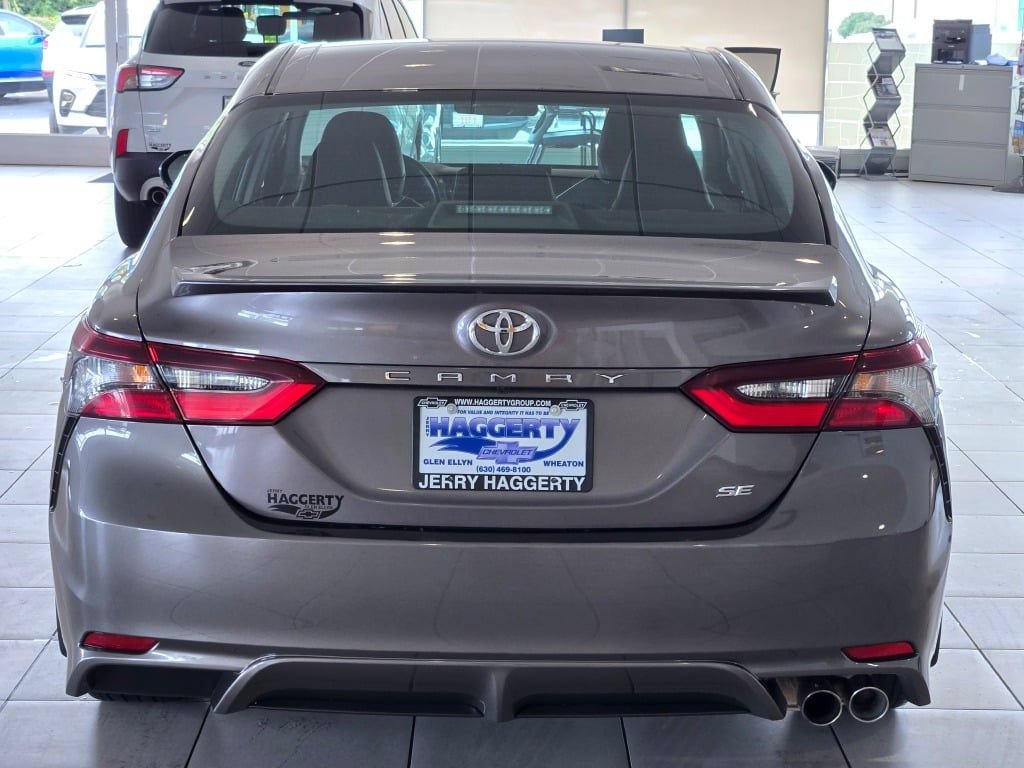 2024 Toyota Camry SE - Photo 12