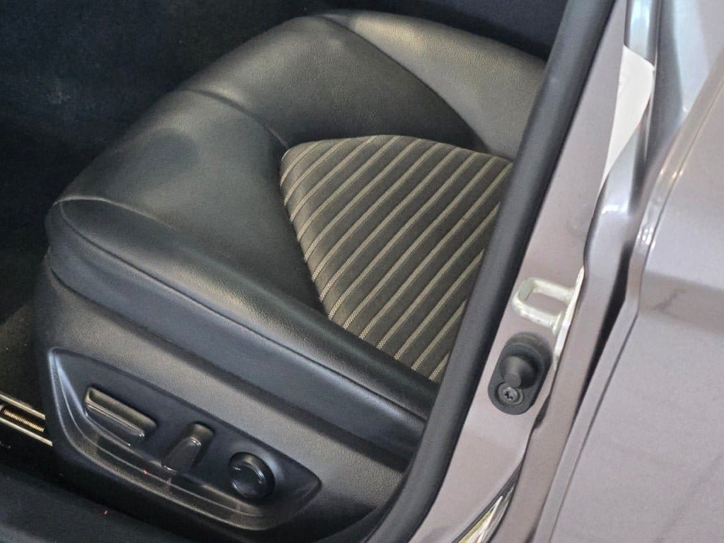 2024 Toyota Camry SE - Photo 20