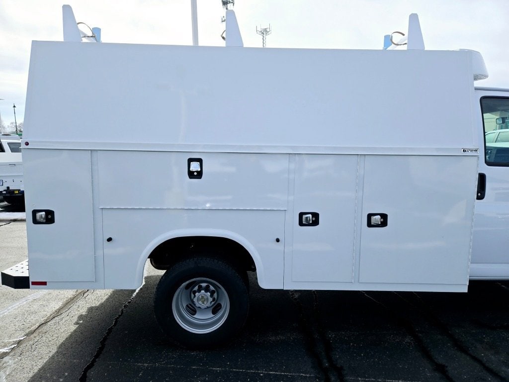 2024 CHEVROLET EXPRESS - Image 7