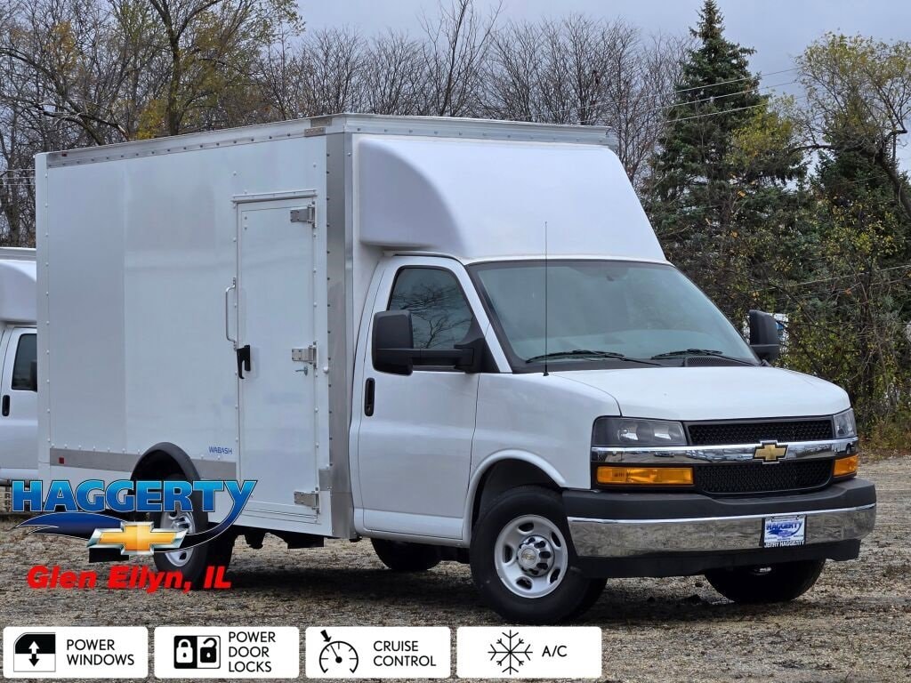 2024 Chevrolet Express Cutaway Base's photo