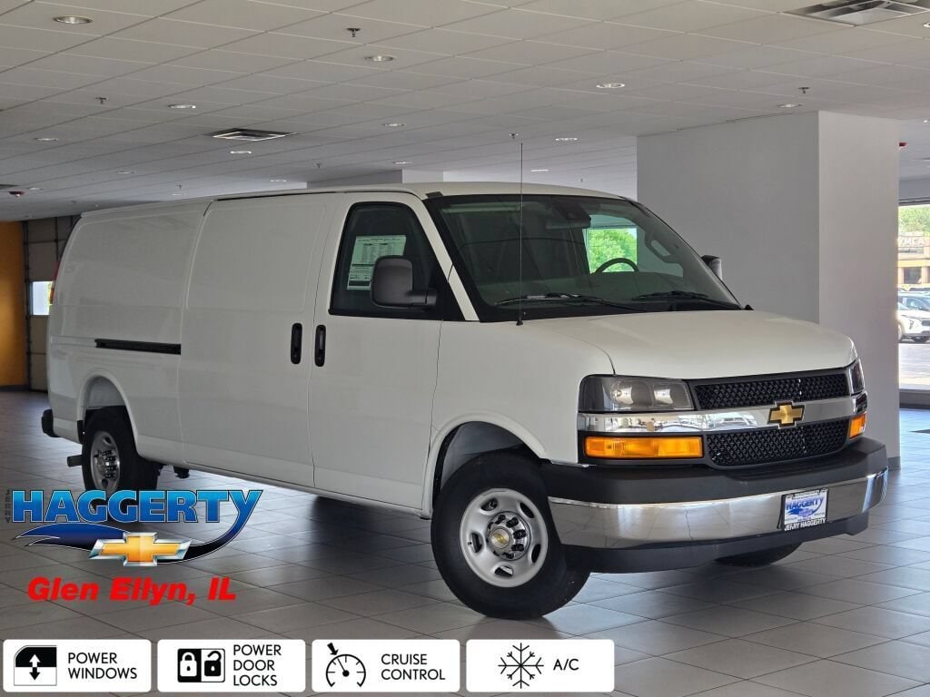 2026 Chevrolet Express 2500 Extended Work Van HD's photo