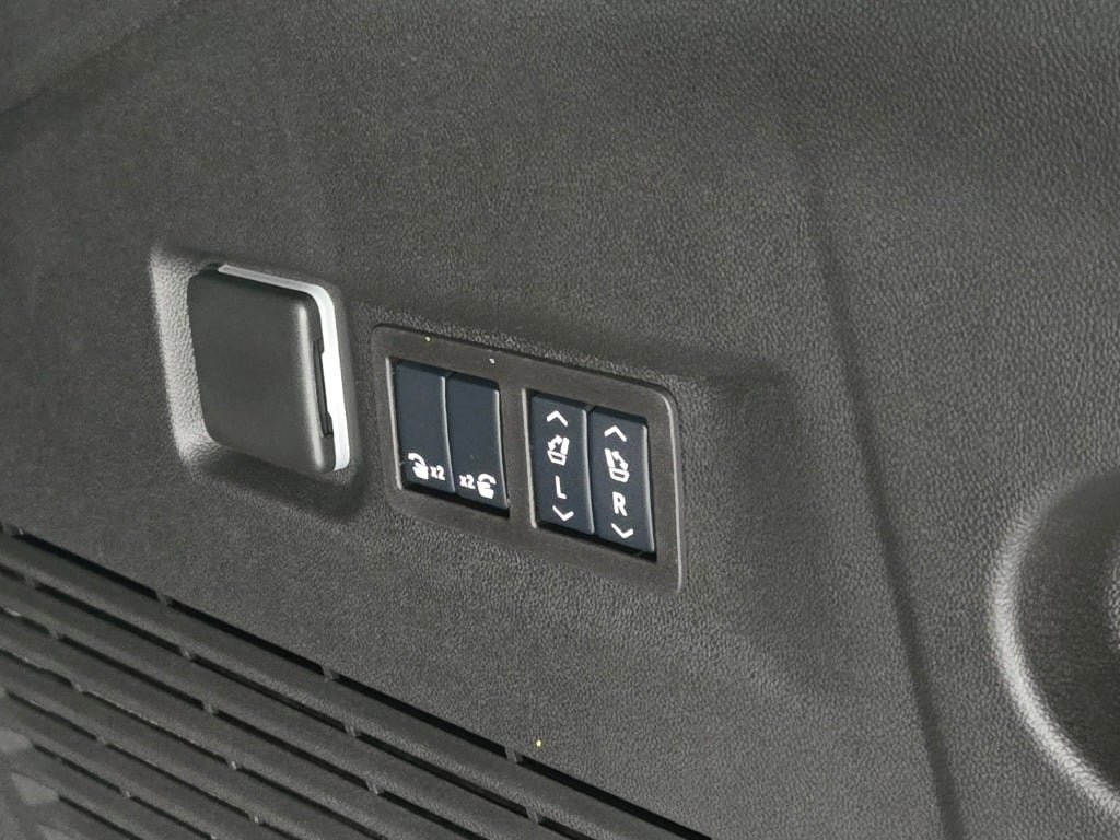 2025 CHEVROLET SUBURBAN - Image 15