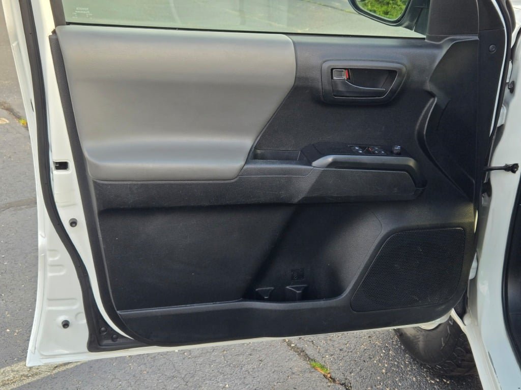 2022 Toyota Tacoma SR - Photo 20