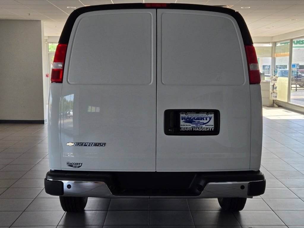 2026 Chevrolet Express Cargo Work Van - Photo 10