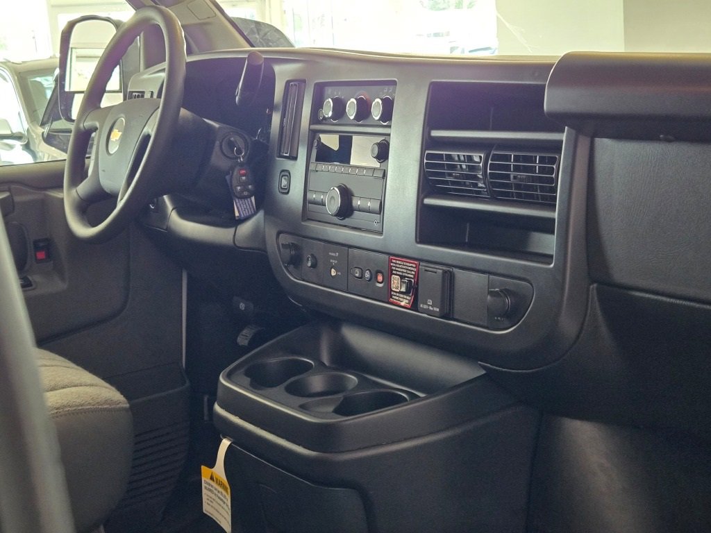 2025 CHEVROLET EXPRESS - Image 6