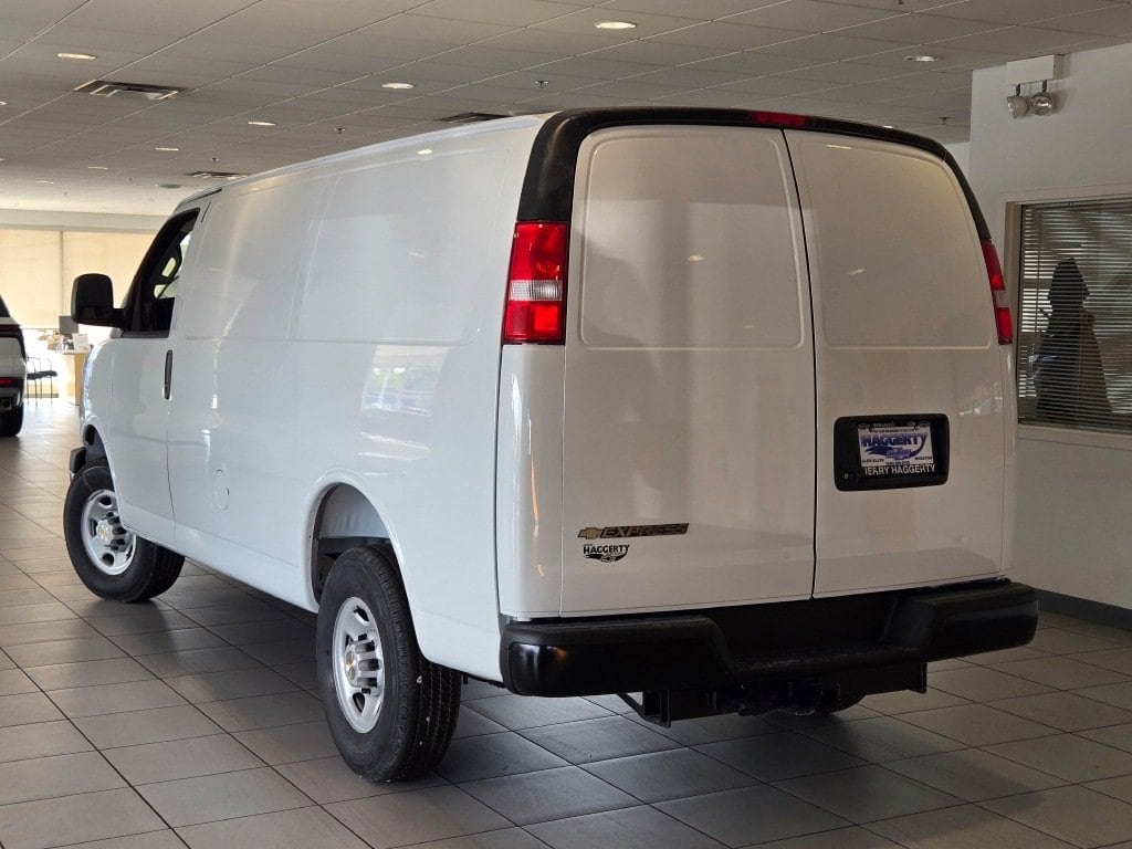 2025 CHEVROLET EXPRESS - Image 11