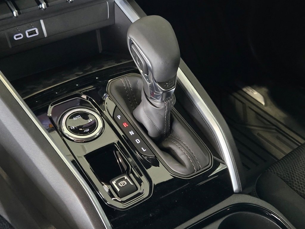 2025 CHEVROLET COLORADO - Image 24