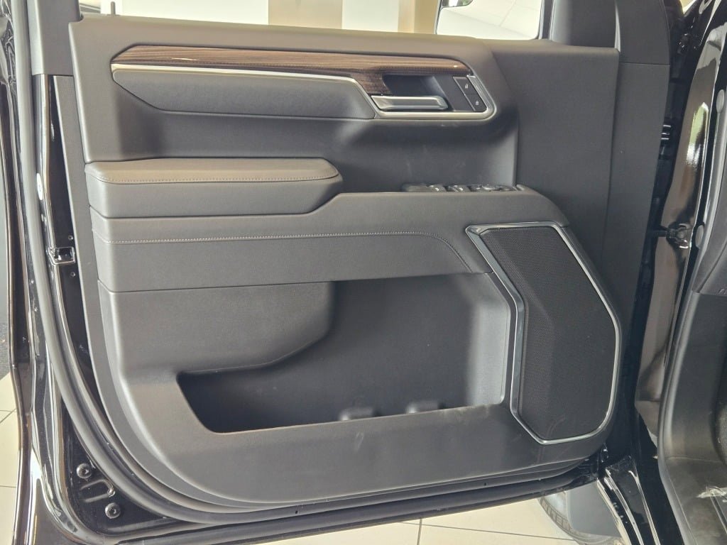 2026 CHEVROLET SILVERADO - Image 16