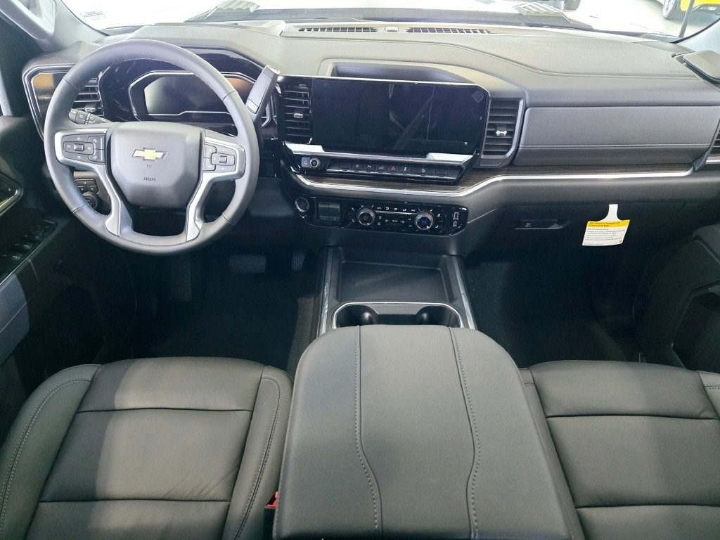 2025 CHEVROLET SILVERADO HD - Image 17