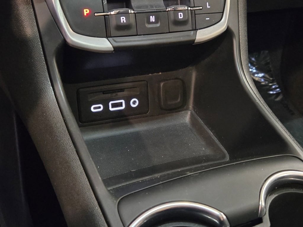 2023 GMC TERRAIN - Image 29