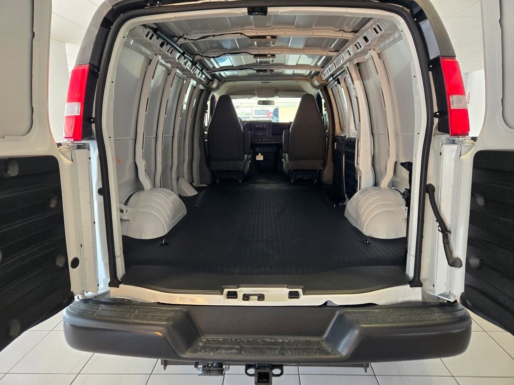2025 CHEVROLET EXPRESS - Image 10