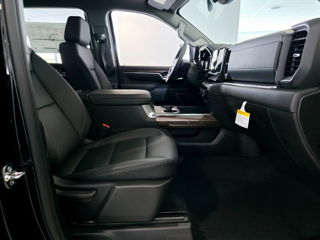 2025 CHEVROLET SILVERADO HD - Image 5