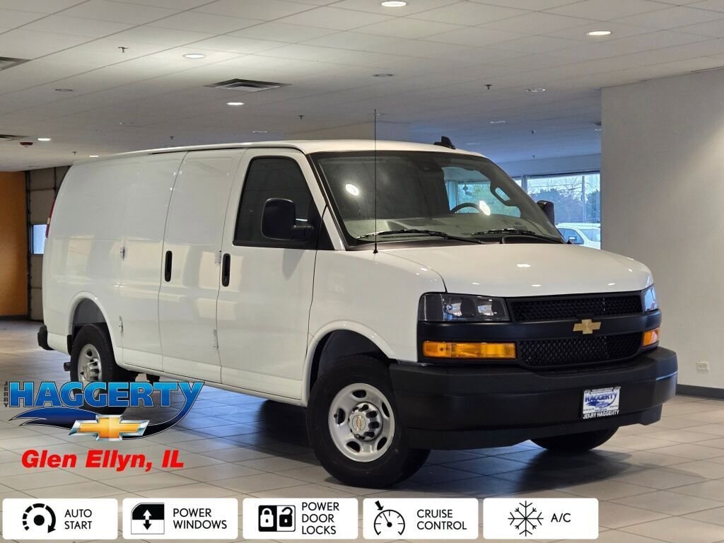 2025 Chevrolet Express 2500 Work Van HD's photo