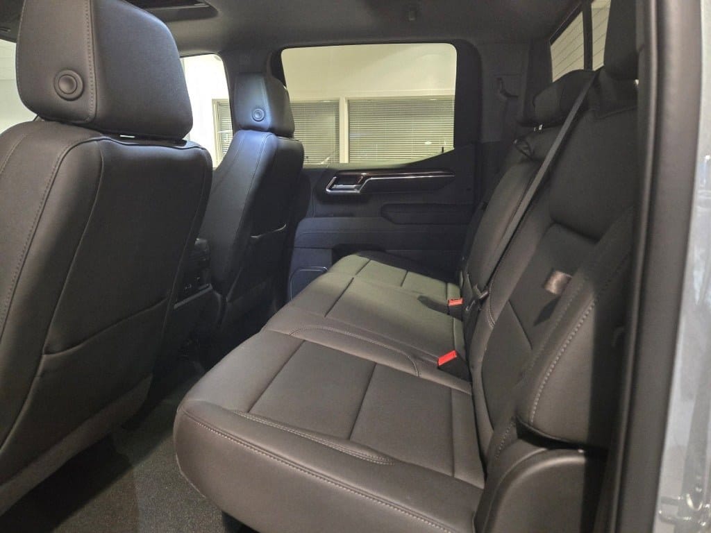 2026 CHEVROLET SILVERADO - Image 14