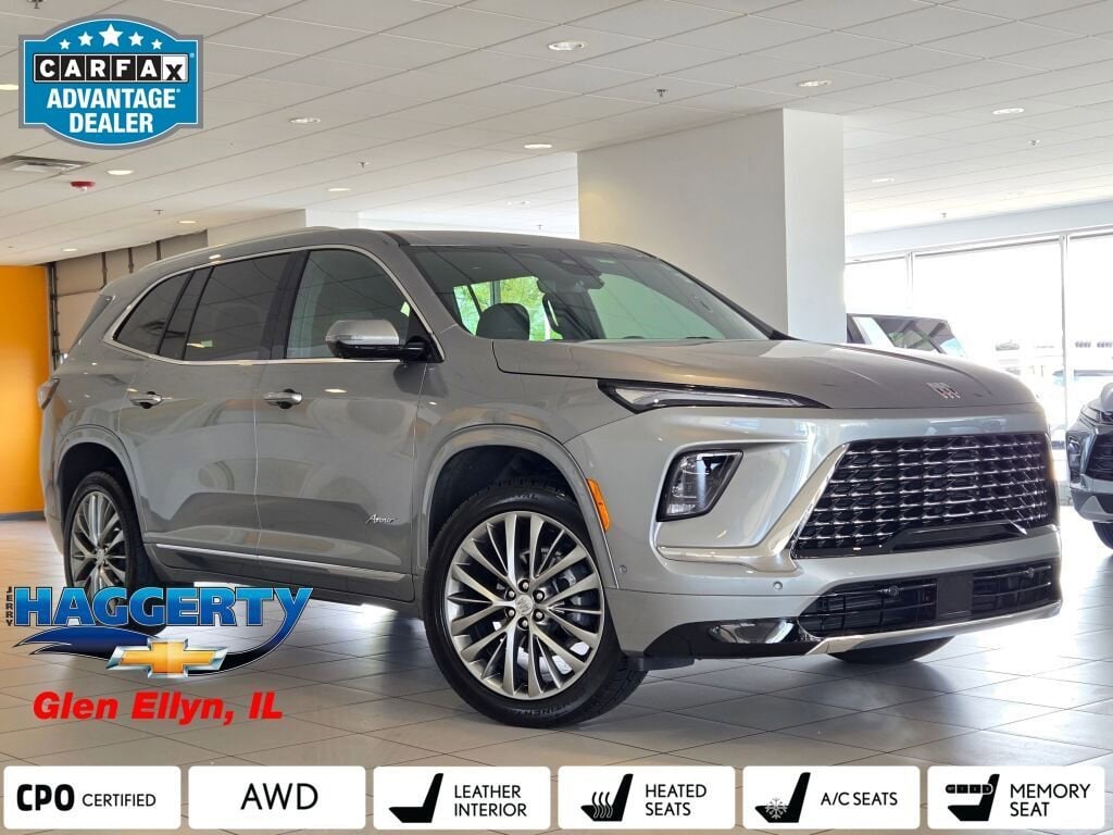 2025 Buick Enclave Avenir AWD's photo
