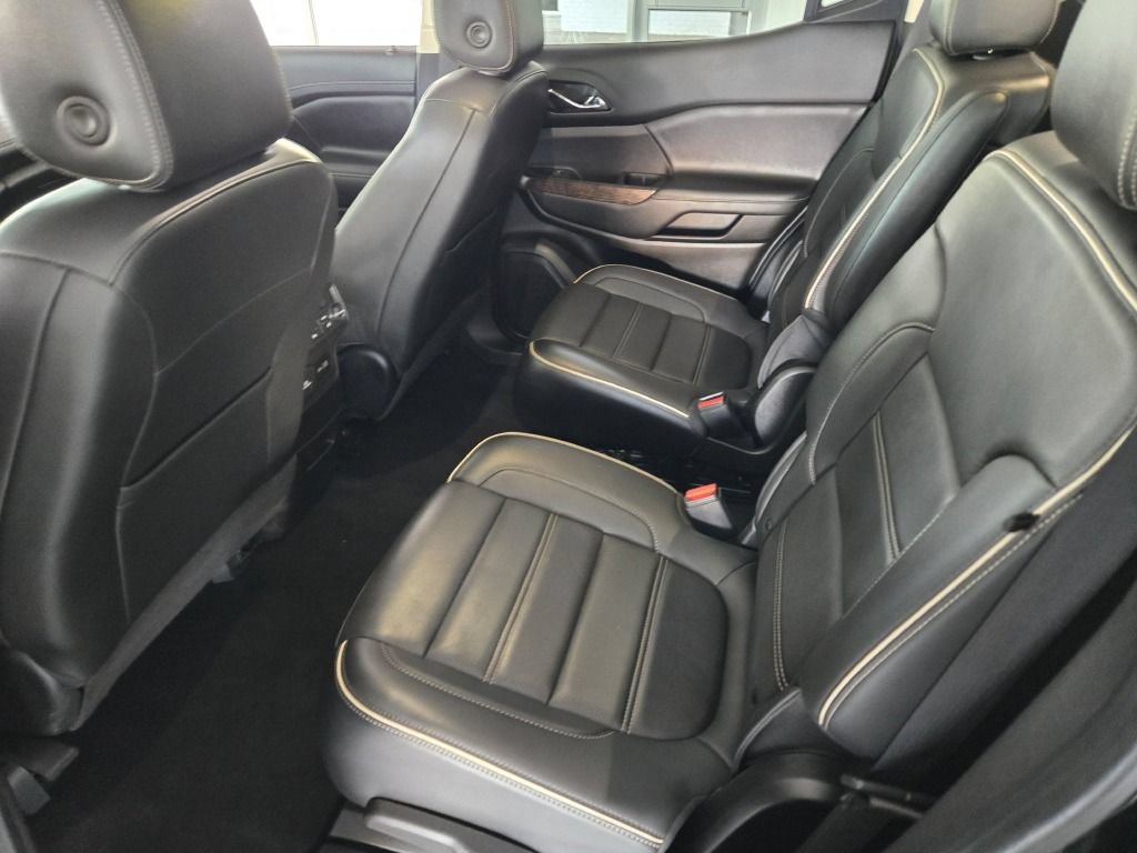 2023 GMC Acadia Denali - Photo 18