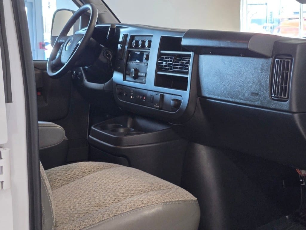 2024 CHEVROLET EXPRESS - Image 7