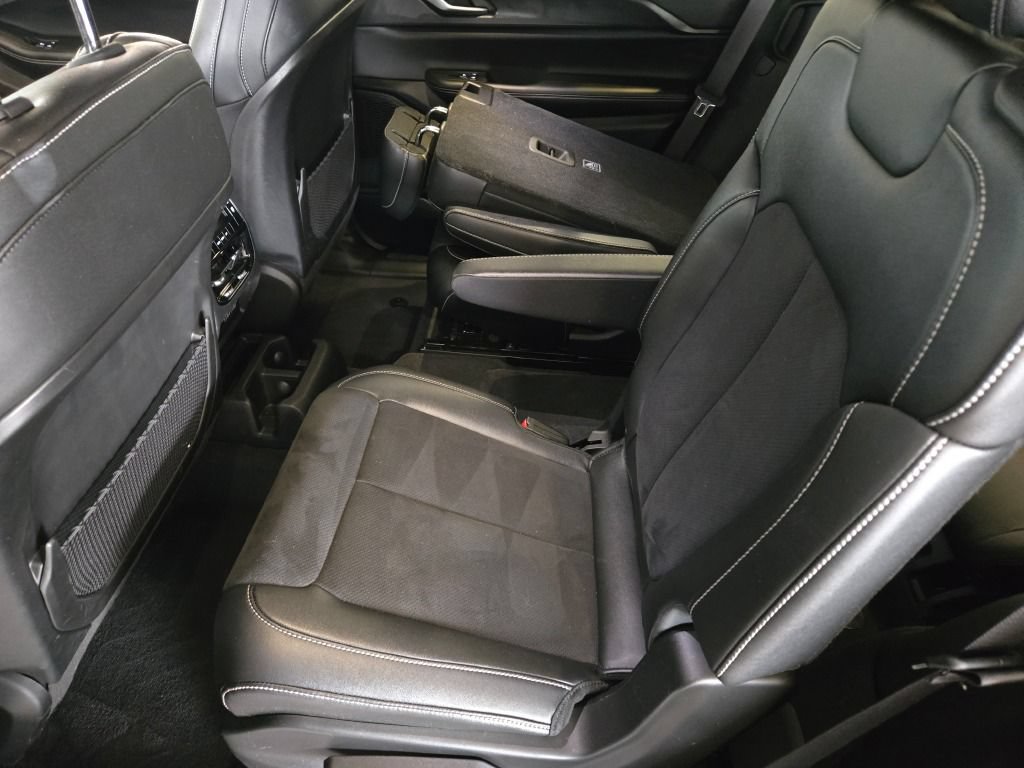 2023 Jeep Grand Cherokee L Altitude - Photo 17