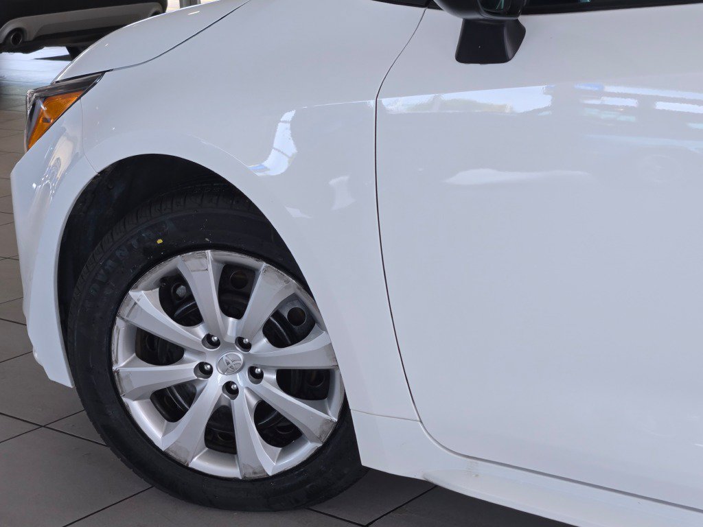2025 Toyota Corolla LE - Photo 12