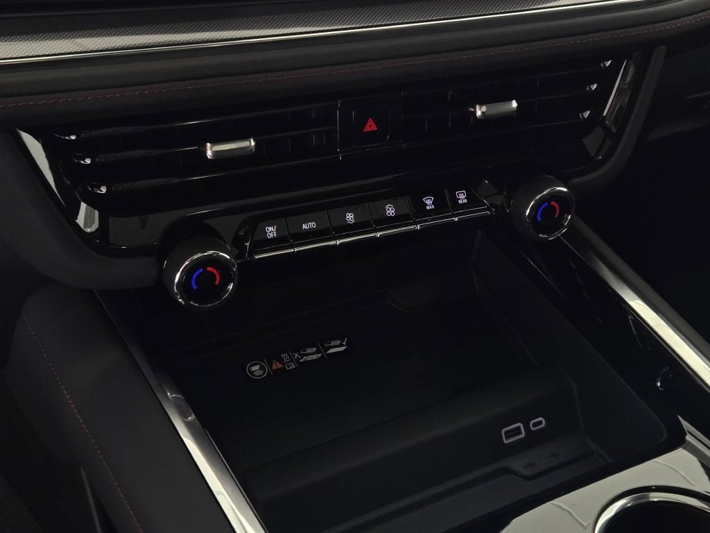 2026 CHEVROLET SUBURBAN - Image 28