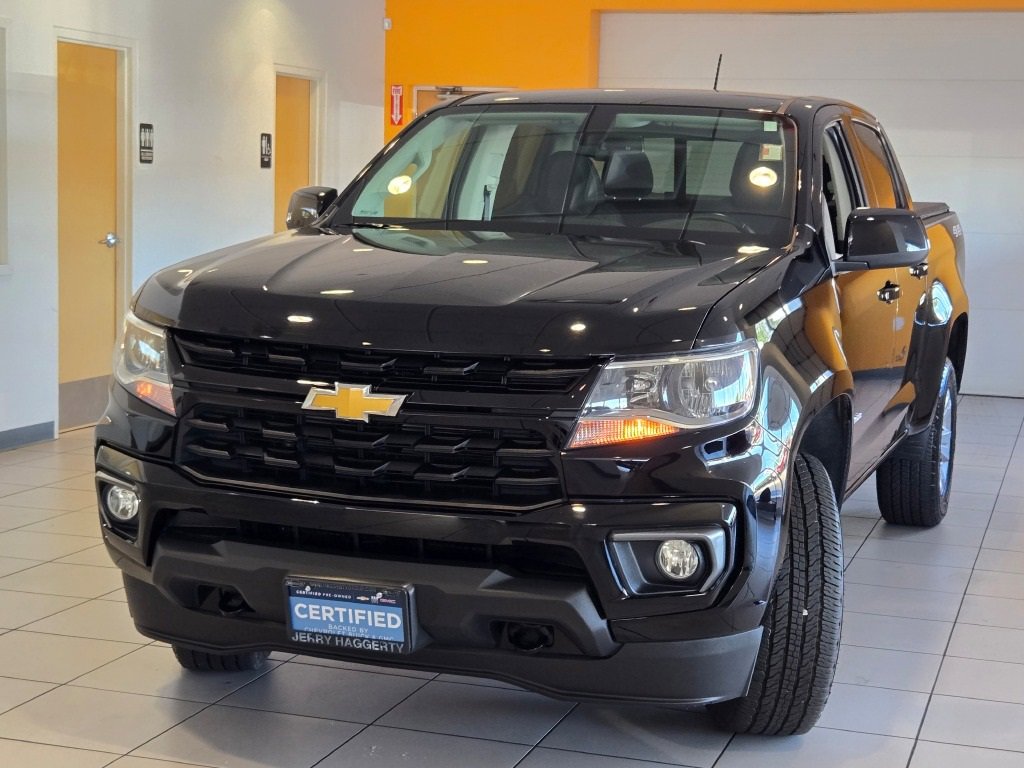 2022 Chevrolet Colorado LT photo 2