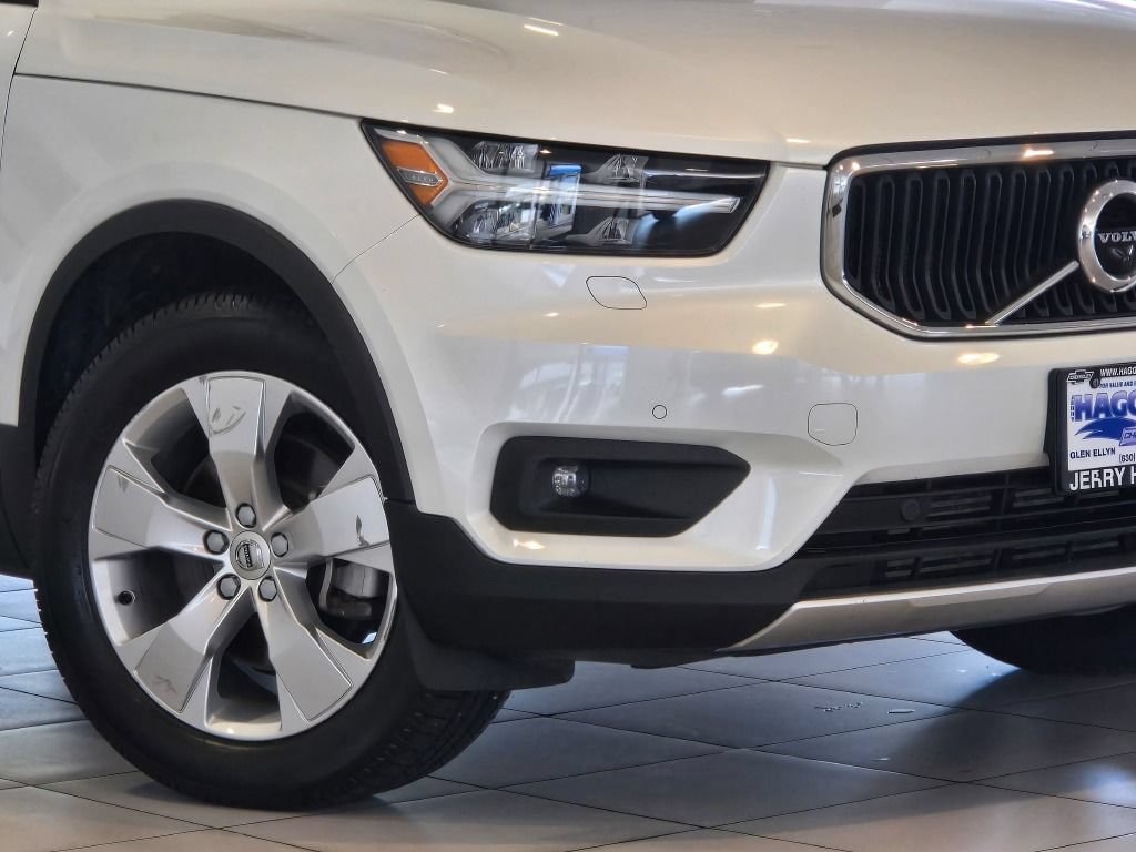 Used 2022 Volvo XC40 Momentum