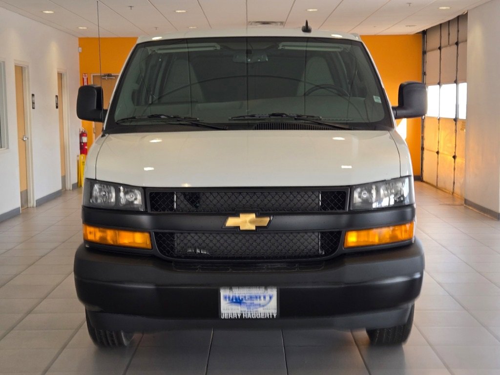 2025 CHEVROLET EXPRESS - Image 2
