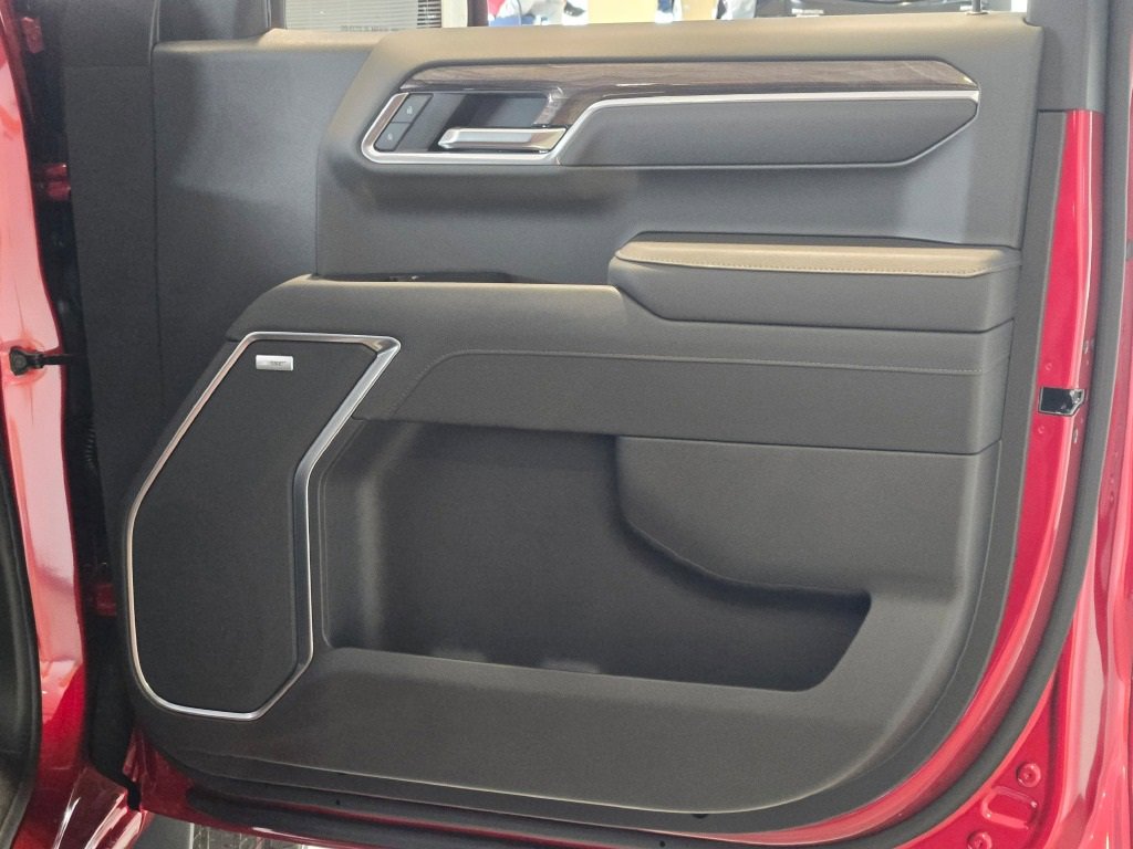 2026 Chevrolet Silverado 1500 LTZ photo 3