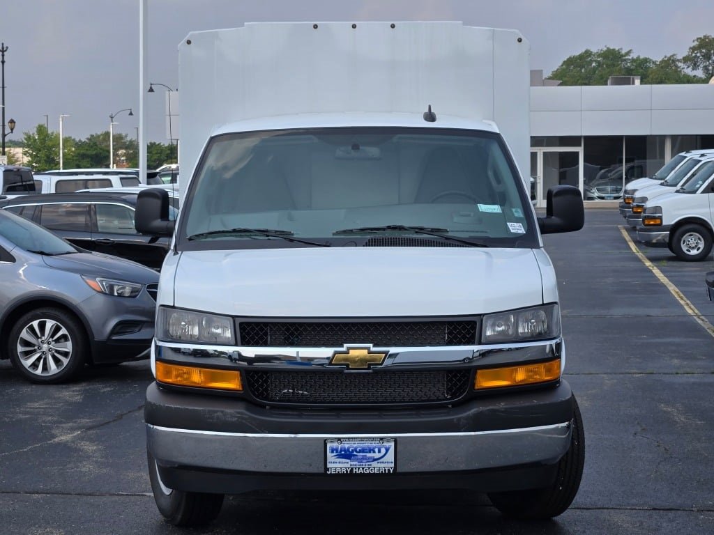 2025 CHEVROLET EXPRESS - Image 2