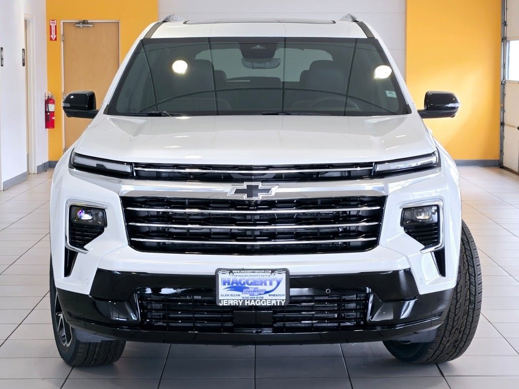 2025 Chevrolet Traverse High Country photo 2